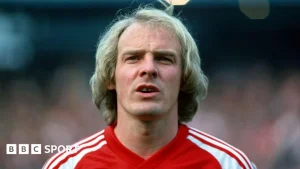 Terry Yorath, légende du football britannique, s'éteint à 75 ans