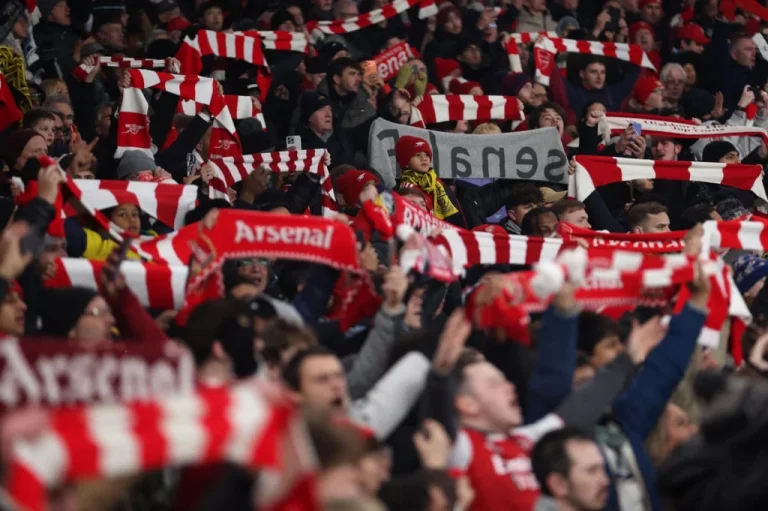 Arsenal mobilise ses supporters pour le match contre Liverpool au Emirates