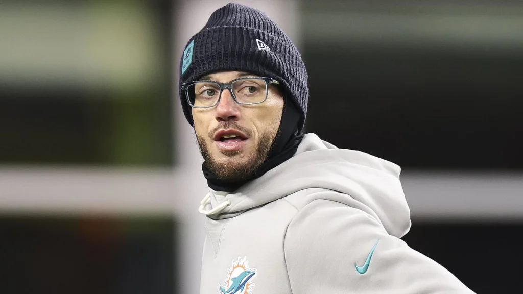 Les équipes NFL s'affrontent pour interviewer Mike McDaniel après son licenciement