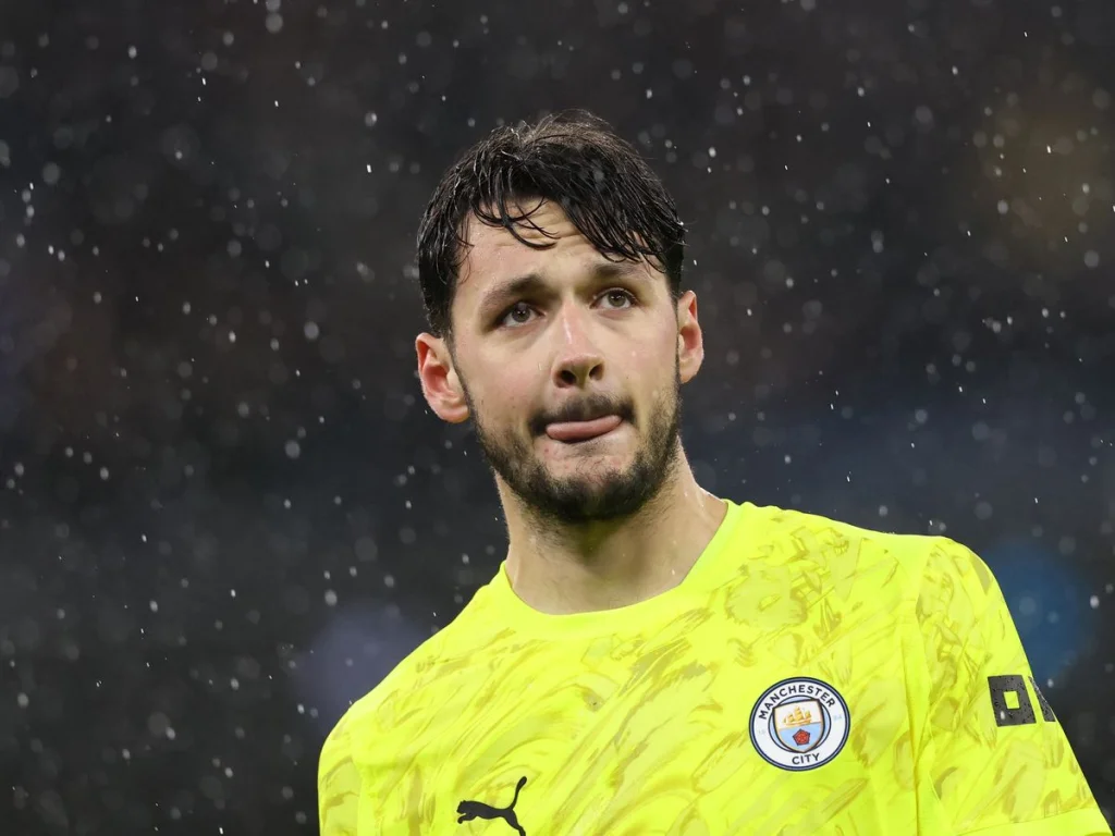 Manchester City : James Trafford prêt à jouer contre Newcastle