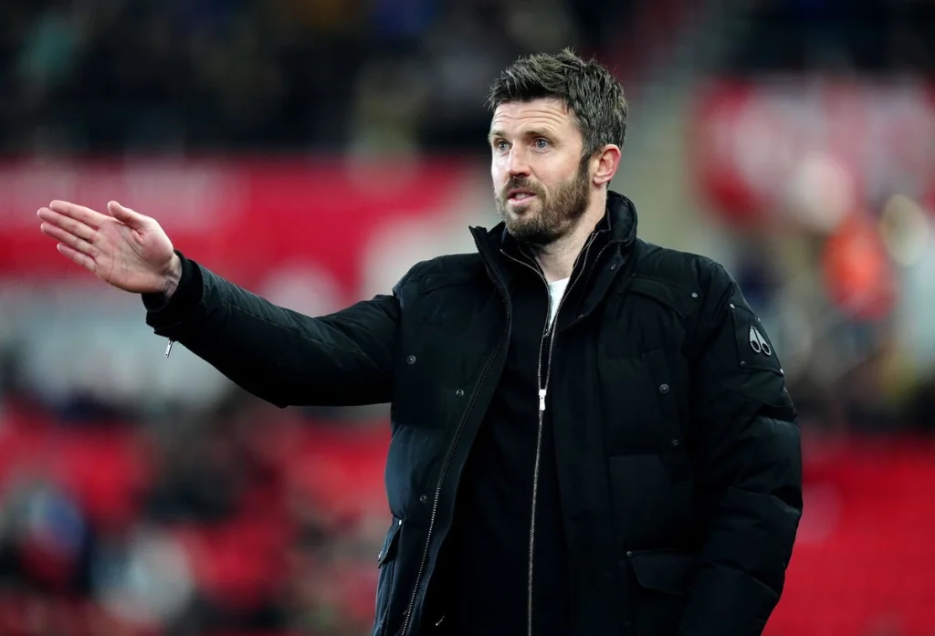 Manchester United nomme Michael Carrick entraîneur pour la fin de la saison