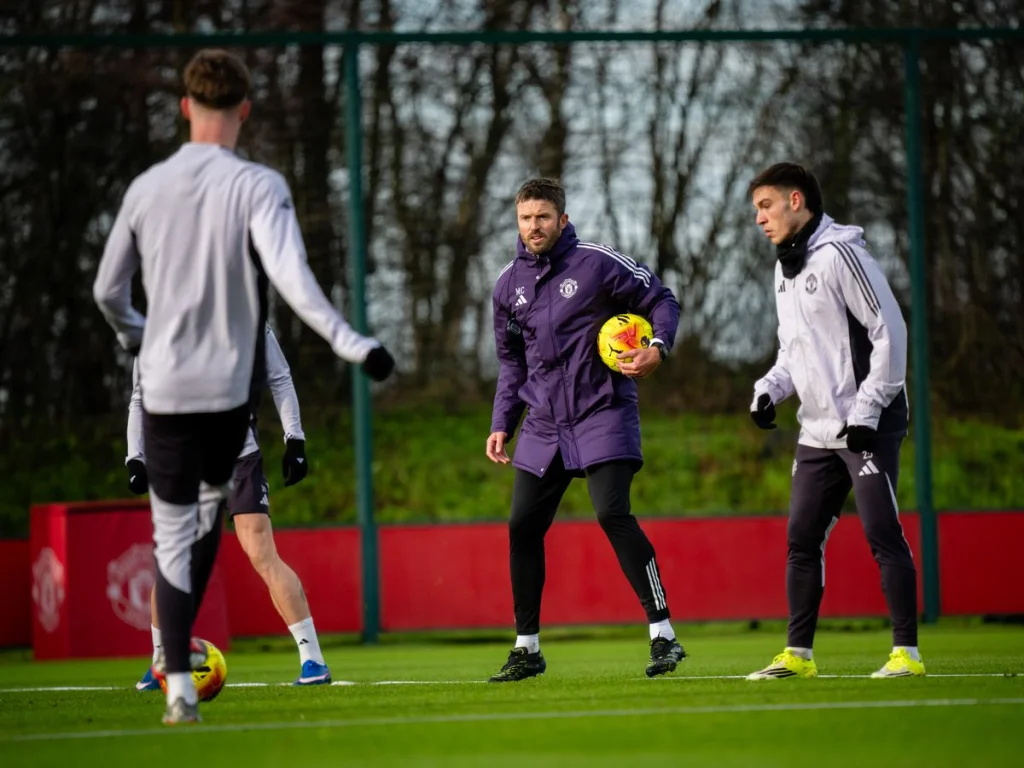 Michael Carrick revient à Manchester United pour un derby crucial