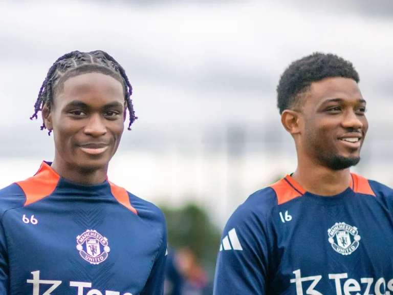 Manchester United rappelle deux jeunes joueurs en prêt en janvier