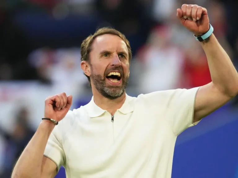 Gareth Southgate et Eddie Howe : Futurs entraîneurs de Manchester United ?