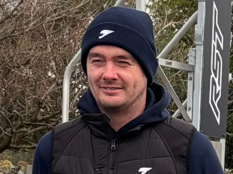 Conor Cummins prévoit un TT 2026 prometteur avec sa propre équipe