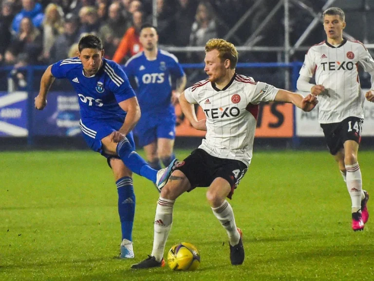 Liam Scales met en garde Celtic avant le match de Coupe face à Auchinleck Talbot