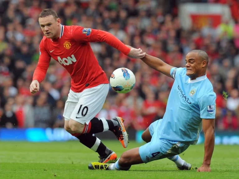 Wayne Rooney et la fête après la défaite humiliante de Manchester United