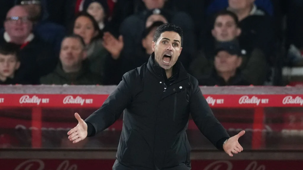 Arsenal conteste un penalty non sifflé contre Nottingham Forest