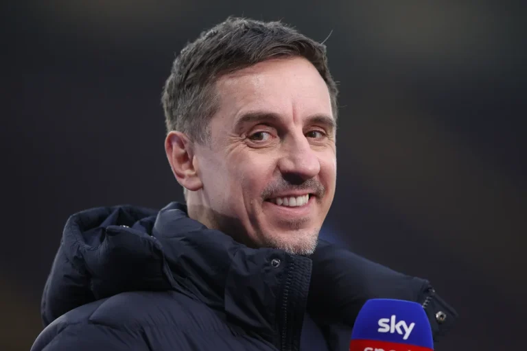 Manchester United : Neville loue Fernandes et Mbeumo après le derby