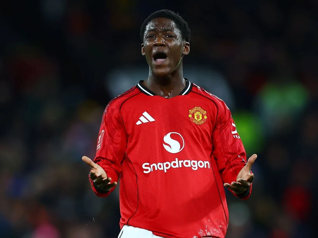 Manchester United : décision de Mainoo et clause contractuelle en vue