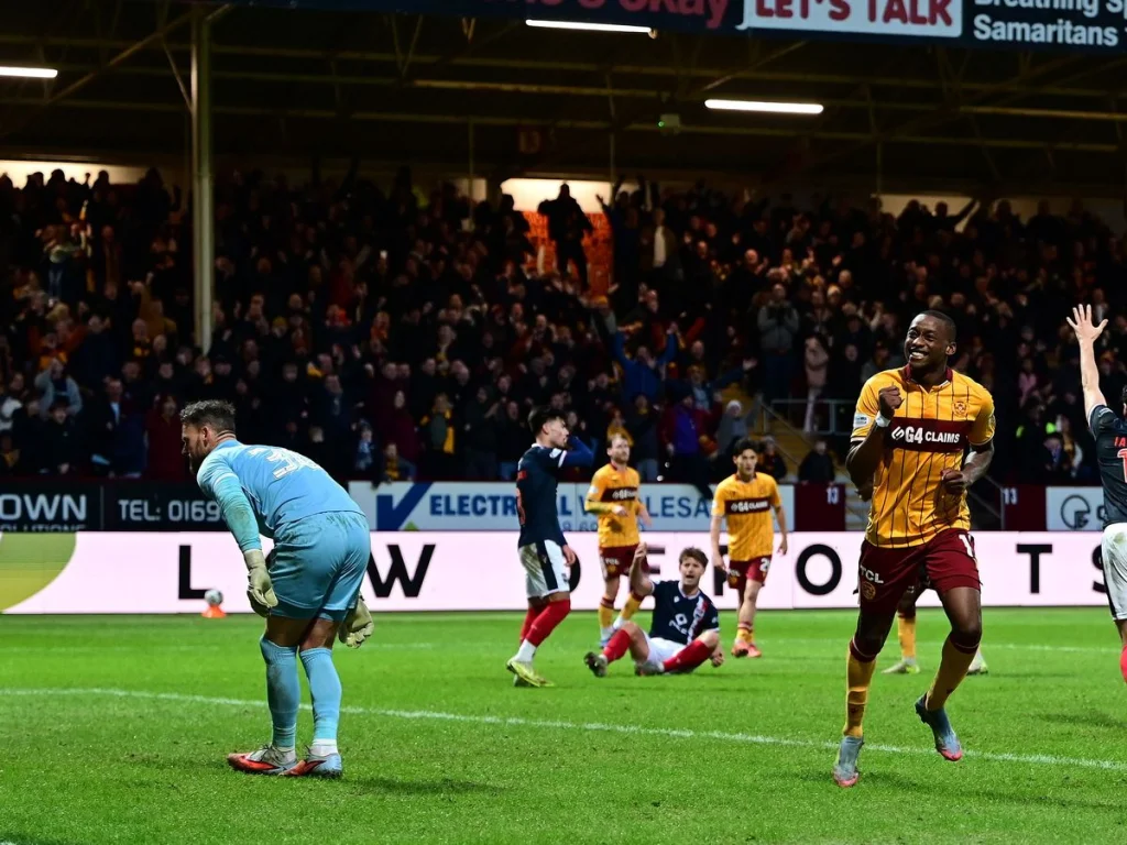 Tawanda Maswanhise, étoile montante du football écossais, sous le regard de Celtic