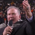 Performance exceptionnelle de l'hymne national avant le match Rams-Bears en NFL