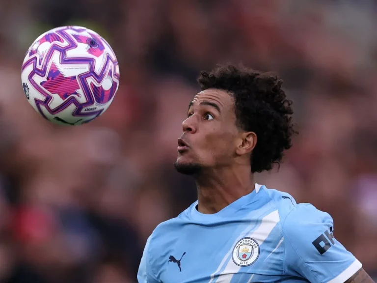 Pep Guardiola évoque la situation de transfert d'Oscar Bobb à Manchester City