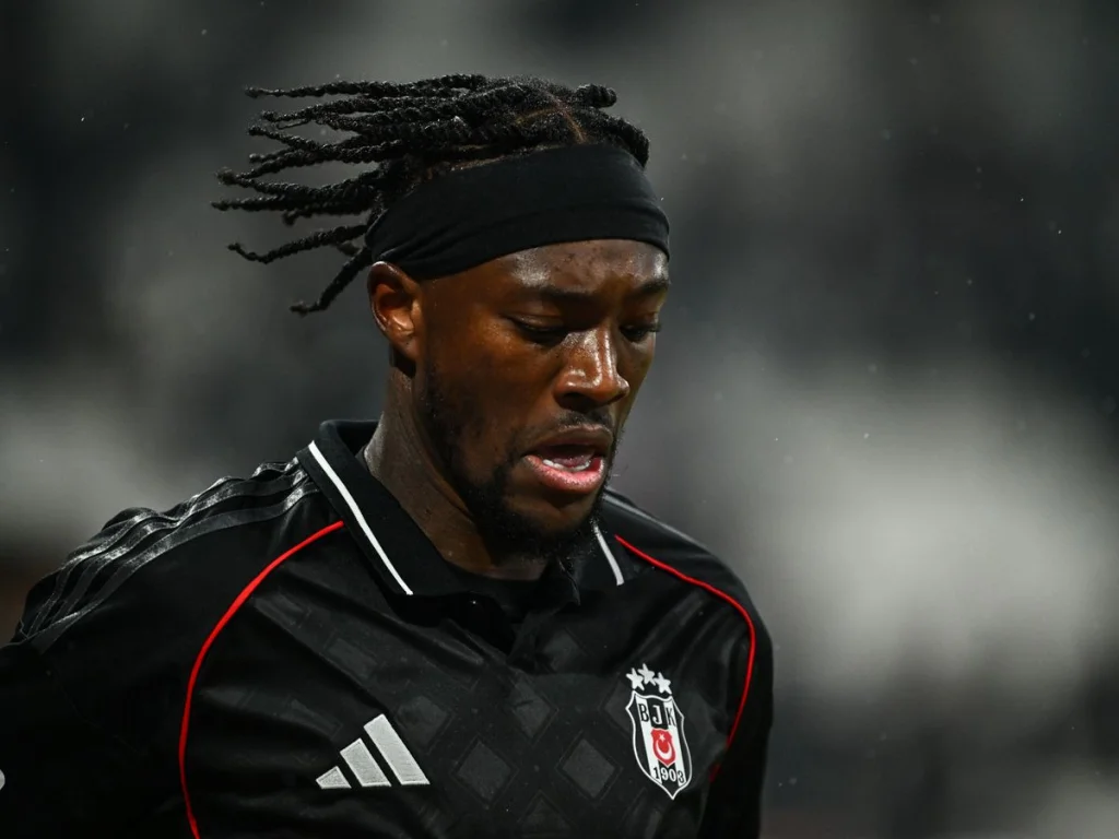 Tammy Abraham souhaite rester à Besiktas face à l'intérêt d'Aston Villa