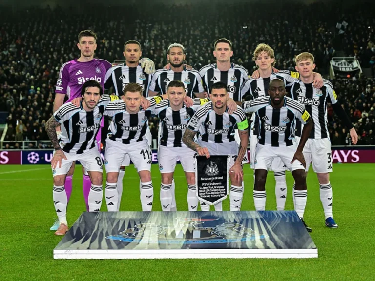 Newcastle United se qualifie pour les barrages grâce à une victoire impressionnante contre PSV