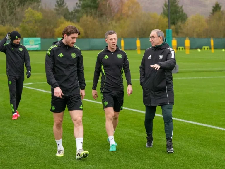 Anthony Ralston écarté des rumeurs et prêt pour le match contre Bologne