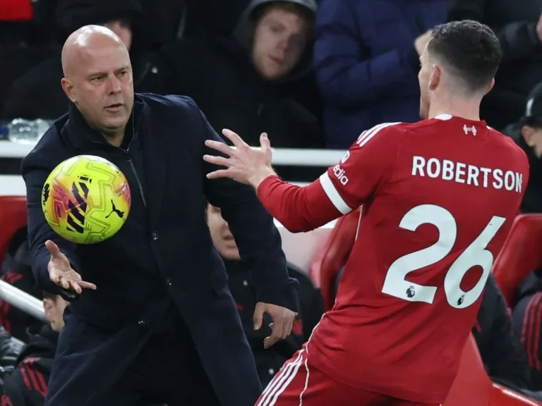 Liverpool : Décision de transfert difficile pour Andy Robertson