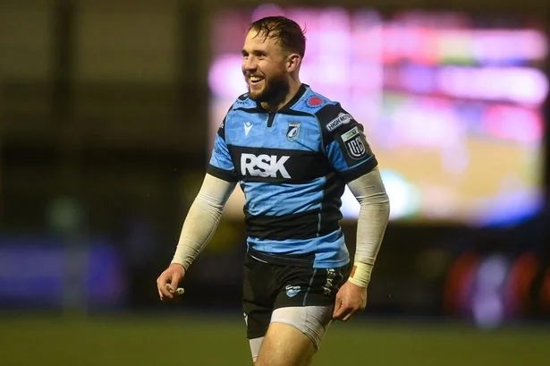 Cardiff maintient ses espoirs de play-offs avec une victoire serrée