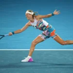 Azarenka forcée de retirer son maillot au Australian Open : polémique