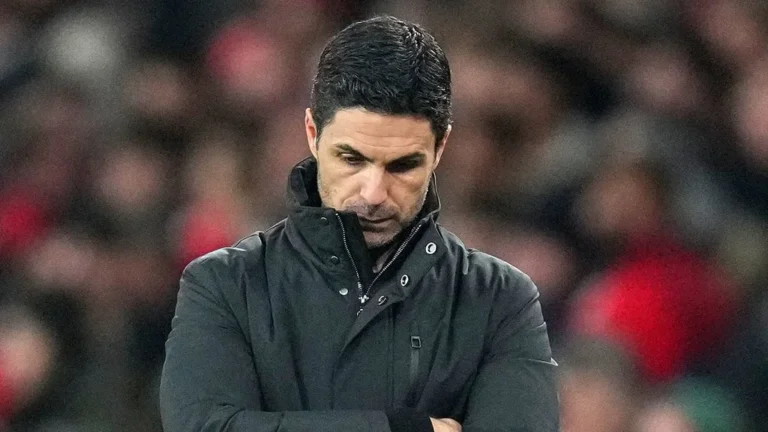 Arteta exhorte ses joueurs d'Arsenal à se surpasser après leur défaite contre Manchester United