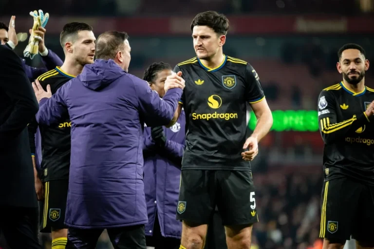 Man Utd bat Arsenal : réaction de Maguire et moment fort de Cunha