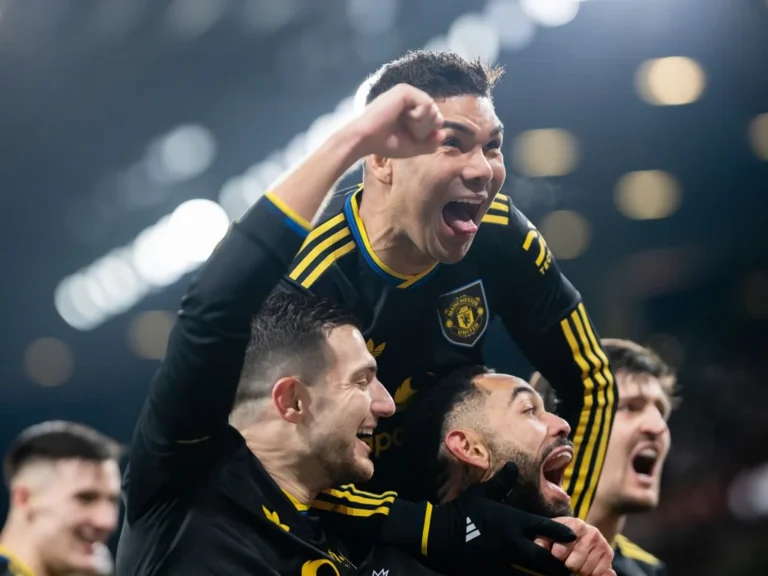 Manchester United bat Arsenal 3-2 : notes et performances clés