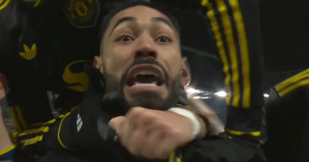 Manchester United bat Arsenal grâce à des buts spectaculaires de Cunha et Dorgu