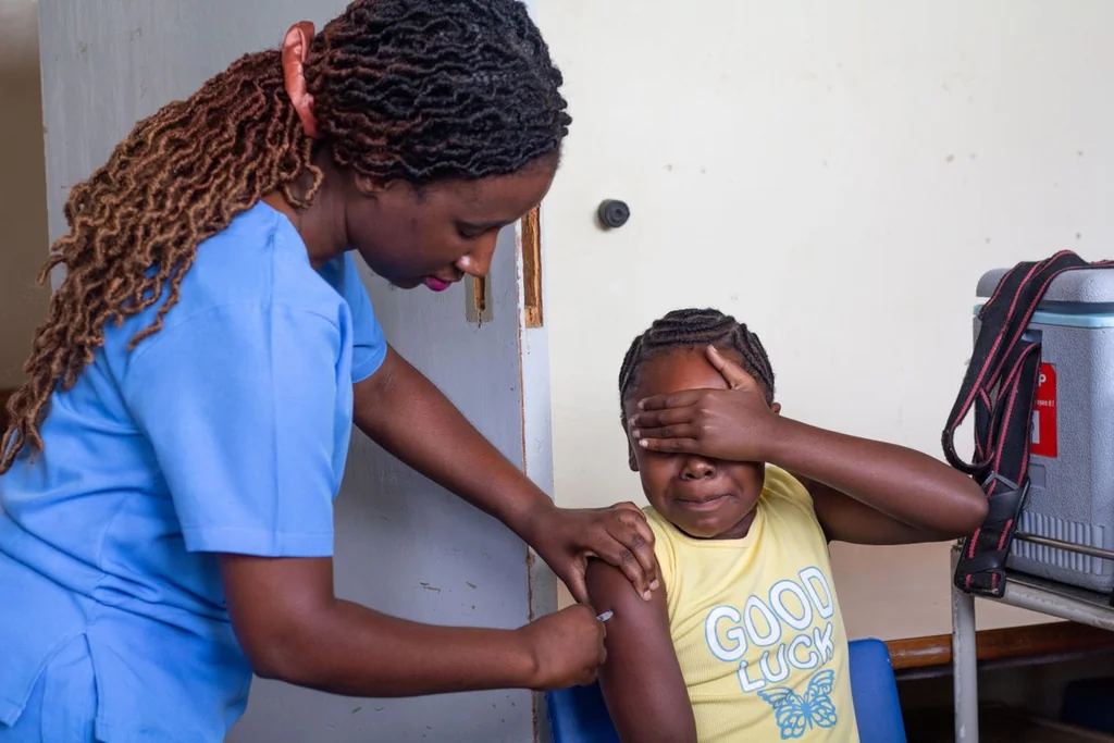 Tournoi de football féminin en Zimbabwe sensibilise à la vaccination HPV