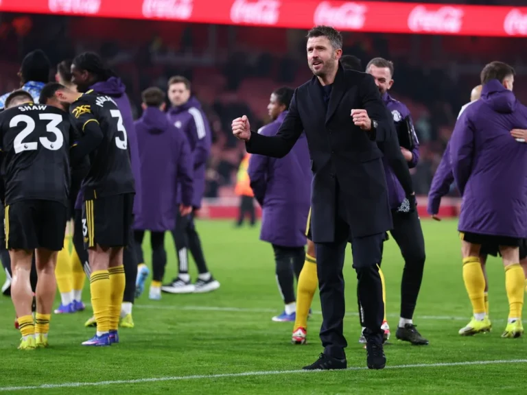 Michael Carrick motive Manchester United après victoire contre Arsenal