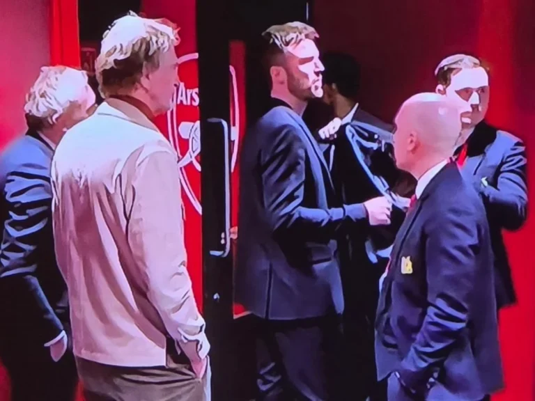 Manchester United : Carrick rencontre Ratcliffe après victoire contre Arsenal