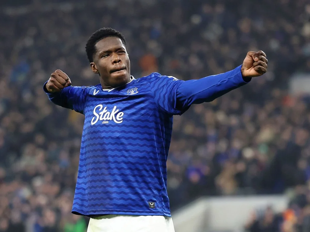 Everton et Leeds : match nul avec Thierno Barry en vedette