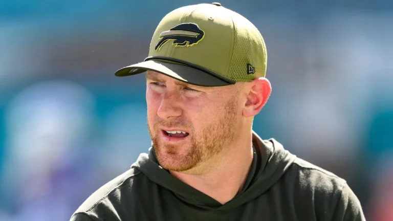 Buffalo Bills nomment Joe Brady comme nouvel entraîneur principal