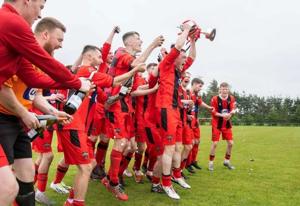 Islavale cherche un nouveau entraîneur après le départ de Michael Ewen