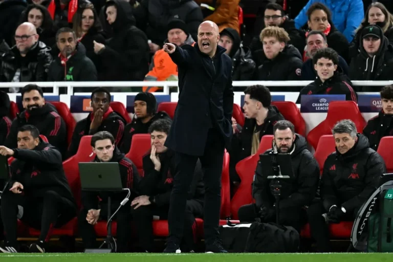 Arne Slot clarifie ses propos sur la Ligue des Champions de Liverpool
