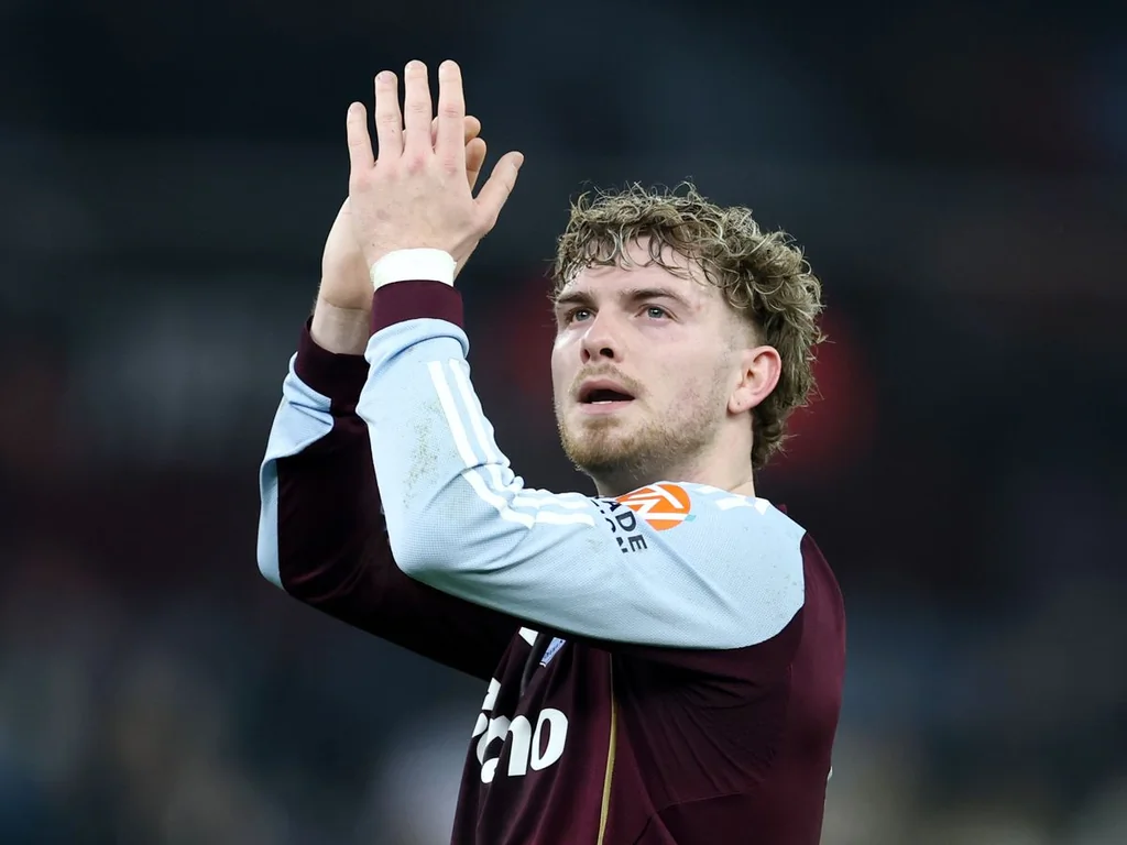 Unai Emery maintient sa position sur le transfert de Harvey Elliott à Aston Villa