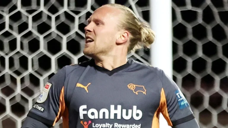 Derby County écrase Bristol City 5-0 et se rapproche des play-offs