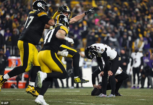 Tyler Loop manque le field goal