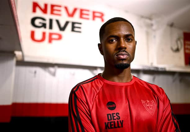 Portrait de Sadou Diallo lors de sa présentation à Dalymount Park