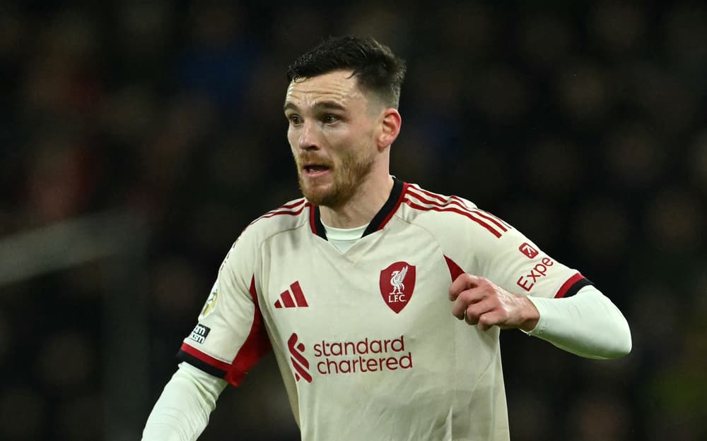 Liverpool contre Bournemouth, Robertson en action