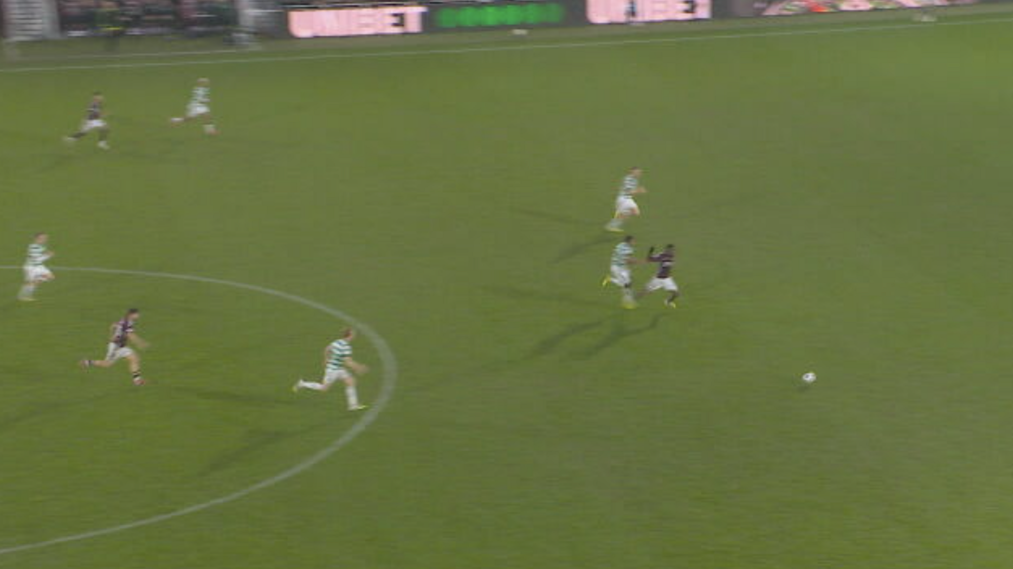 Auston Trusty en action sur Kabore