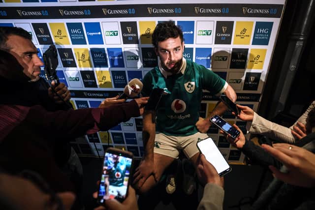 Caelan Doris parle aux médias au Hub, Édimbourg