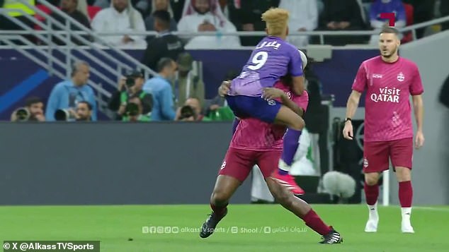 KSI au centre de l’hilarité après avoir été maîtrisé par l’influenceur Bilal Fadili