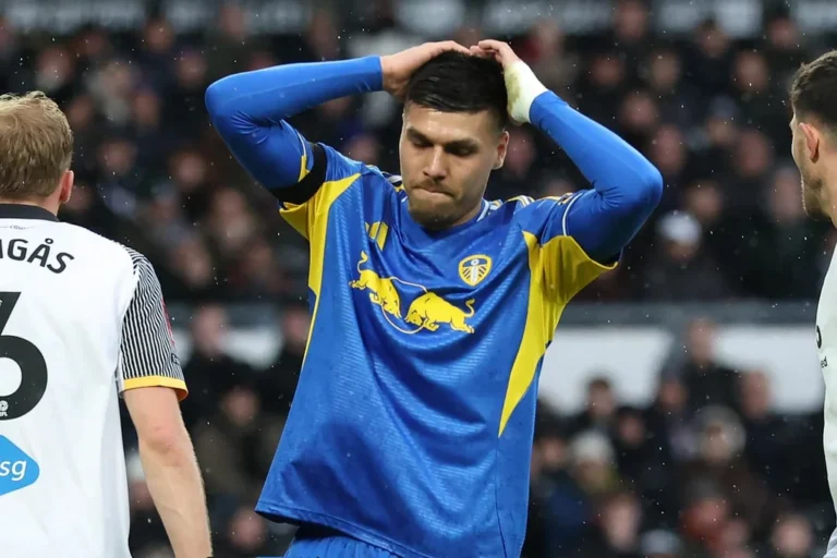 Joel Piroe veut rester à Leeds malgré l’intérêt de Rangers