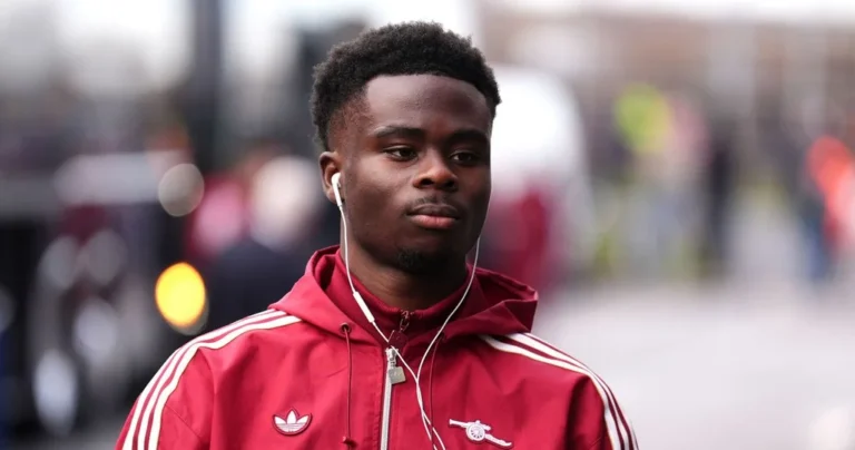 Mikel Arteta annonce des tests pour Bukayo Saka après sa blessure