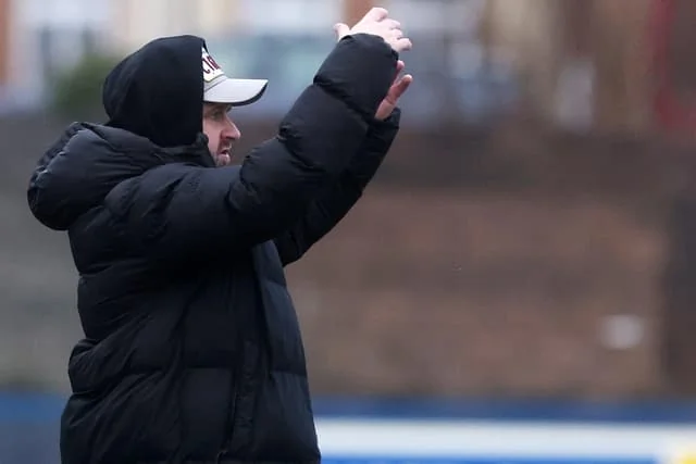 Bangor subit une défaite face à Coleraine malgré une équipe affaiblie