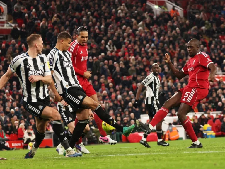Liverpool s'impose 4-1 face à Newcastle : analyse et performance