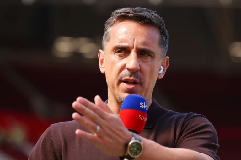 Gary Neville met en garde Arsenal après la remontée de Chelsea contre West Ham