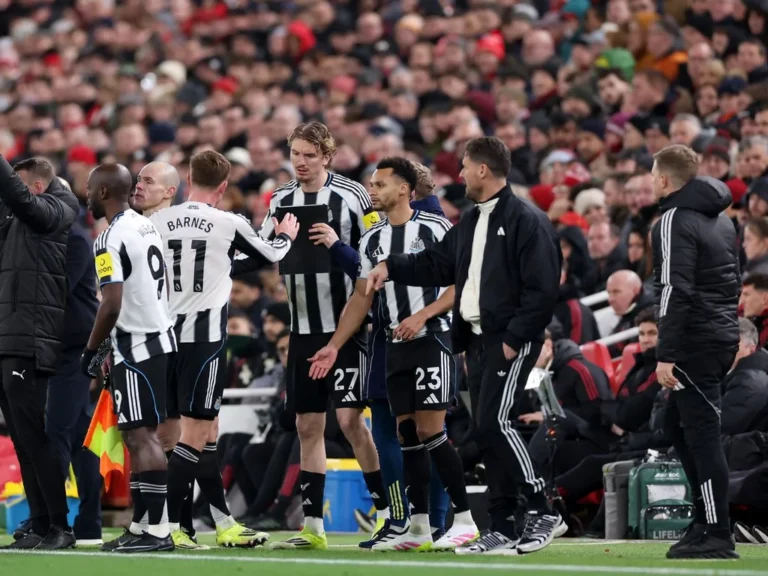 Dilemme de Newcastle : entre transferts manqués et enjeux sportifs