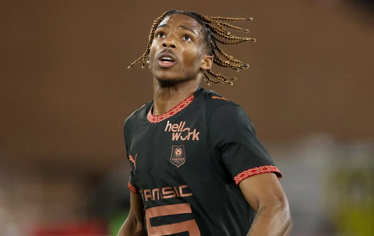 Liverpool s'offre Jeremy Jacquet pour renforcer sa défense en 2024