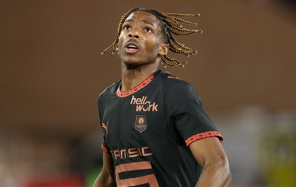 Liverpool s'offre Jeremy Jacquet pour renforcer sa défense en 2024